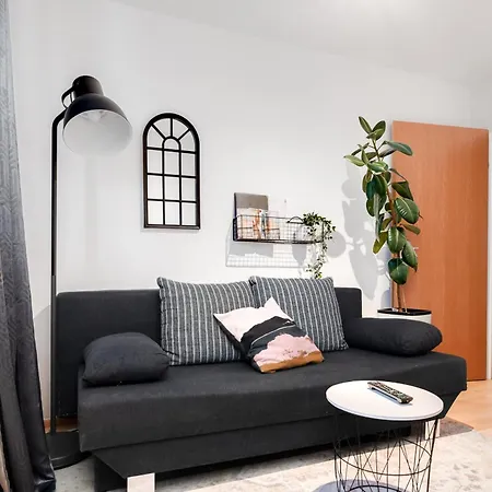 Apartment Ruhige Oase In Der Naehe Von Parkanlage Und Krankenhaus