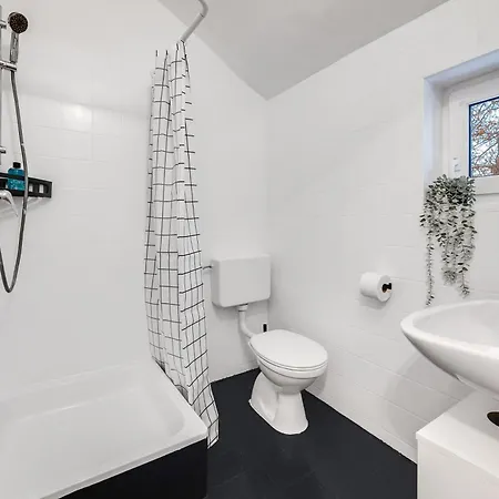 Apartment Ruhige Oase In Der Naehe Von Parkanlage Und Krankenhaus Graz