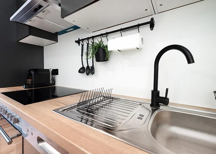 Ruhige Oase In Der Naehe Von Parkanlage Und Krankenhaus